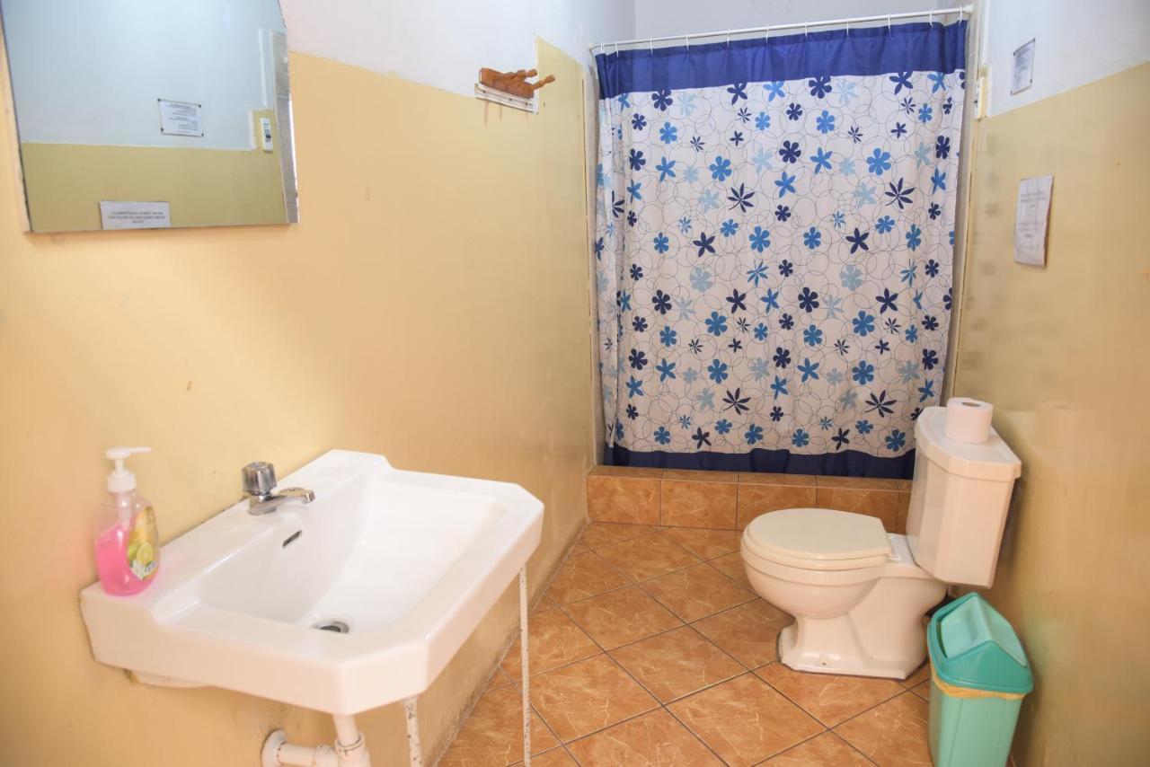 Brabant Hostal นัซกา ภายนอก รูปภาพ